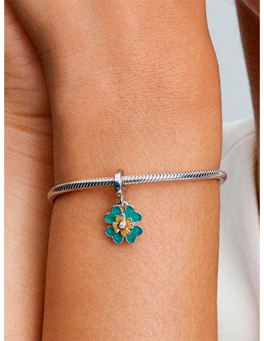 CHARM COLGANTE PANDORA CLUB 2025 TRÉBOL DE 4 HOJAS 763624C01