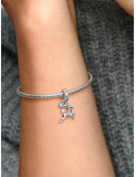 CHARM COLGANTE PANDORA RENO DE NAVIDAD MÁGICO 792826C01